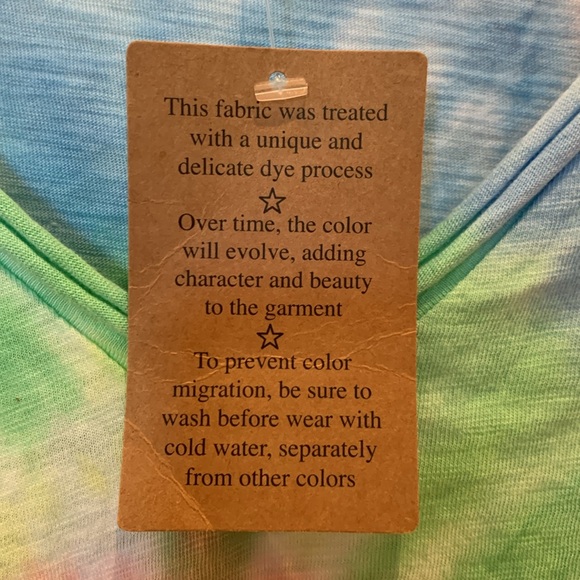 T.La V-Neck Tie Dye T-shirt - Picture 5 of 7